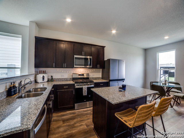 Listing photo id 9 for 177 Acorn  