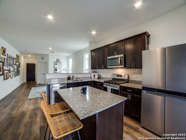 Listing photo id 10 for 177 Acorn  