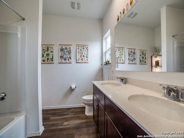 Listing photo id 13 for 177 Acorn  