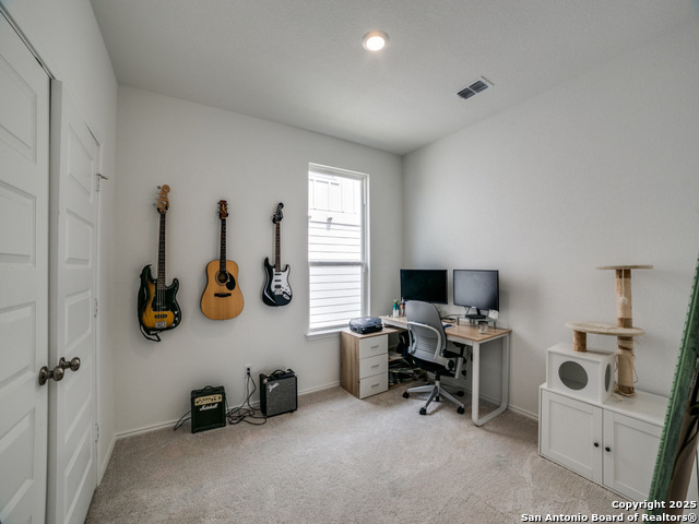 Listing photo id 15 for 177 Acorn  