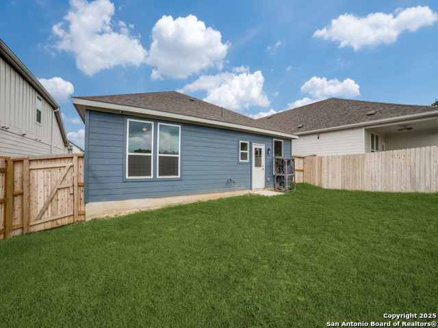 Listing photo id 20 for 177 Acorn  