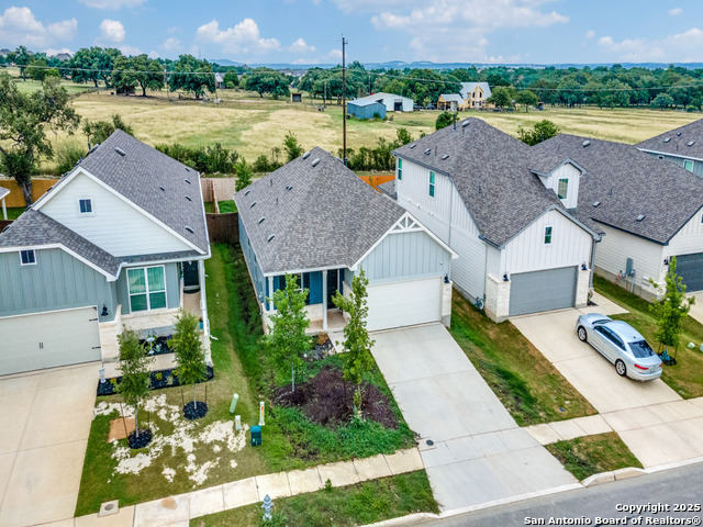 Listing photo id 23 for 177 Acorn  