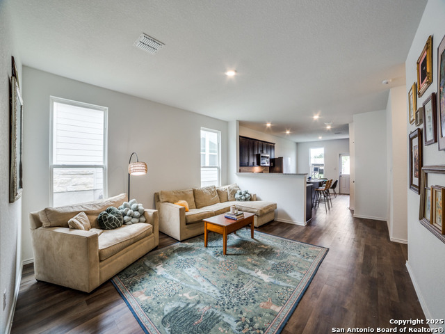 Listing photo id 4 for 177 Acorn  