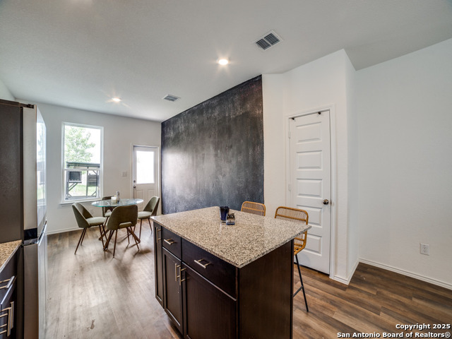 Listing photo id 6 for 177 Acorn  