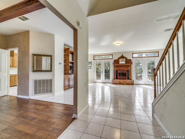 Image 2 of 25 For 206 Mesquite Trl