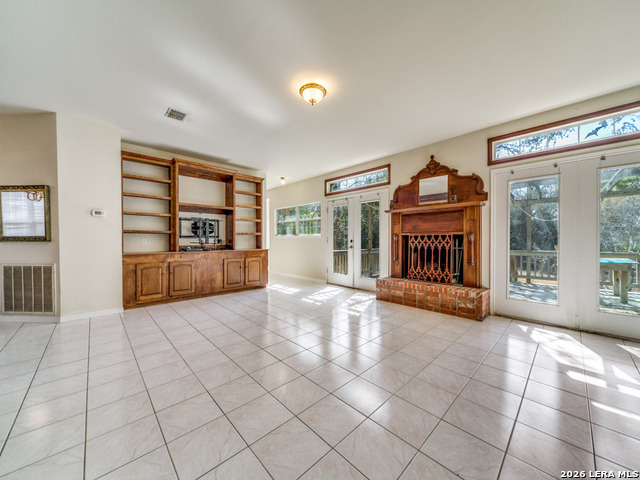 Image 3 of 25 For 206 Mesquite Trl