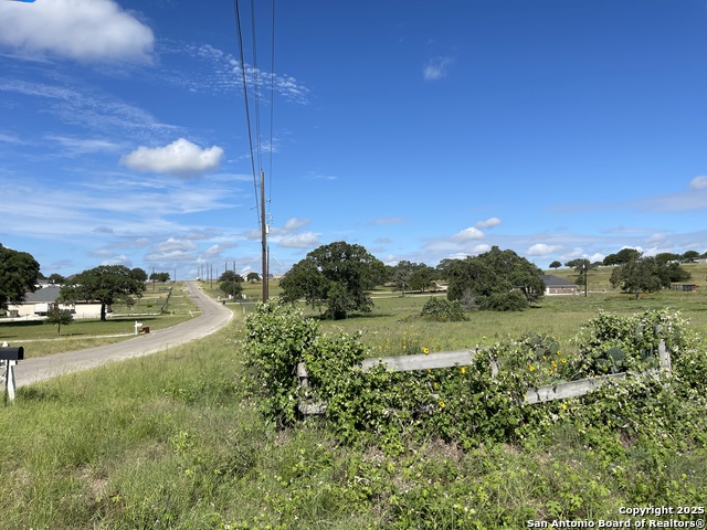 Image 4 of 11 For 401 Shady Ln