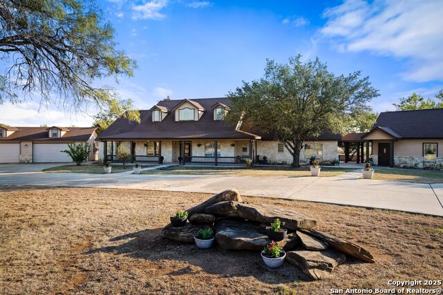 Details for 765 Loop 1604 E, St Hedwig, TX 78152