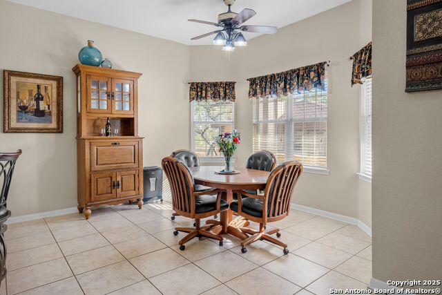 Image 11 of 50 For 765 Loop 1604 E