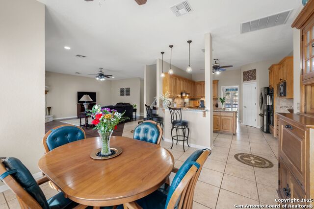 Image 13 of 50 For 765 Loop 1604 E