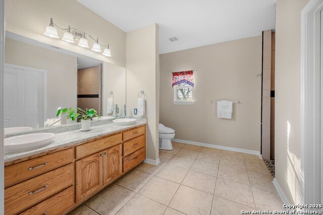 Image 24 of 50 For 765 Loop 1604 E