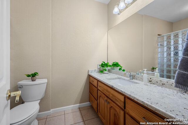 Image 26 of 50 For 765 Loop 1604 E