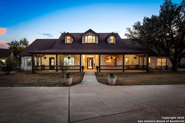 Image 3 of 50 For 765 Loop 1604 E