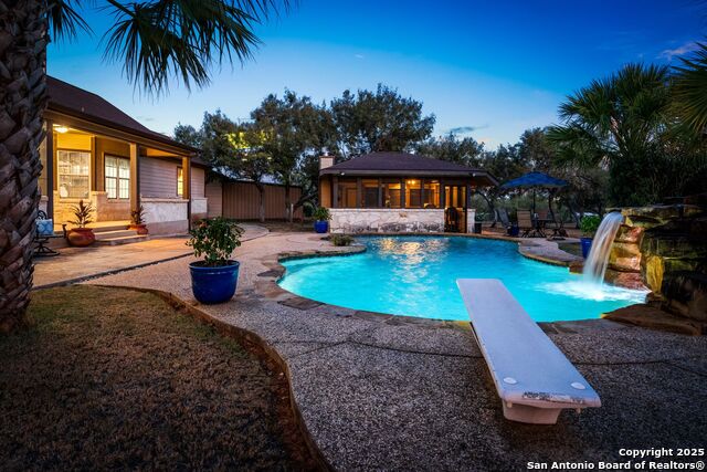 Image 34 of 50 For 765 Loop 1604 E