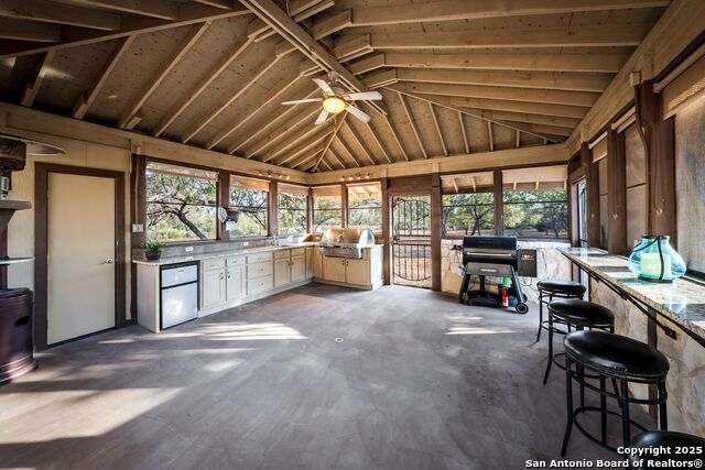 Image 35 of 50 For 765 Loop 1604 E