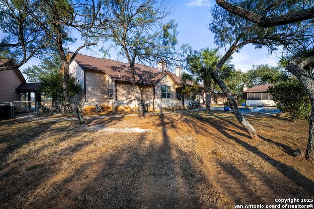 Image 39 of 50 For 765 Loop 1604 E