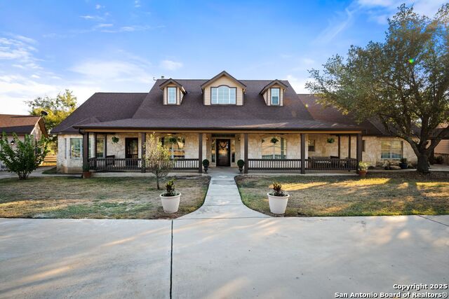 Image 4 of 50 For 765 Loop 1604 E