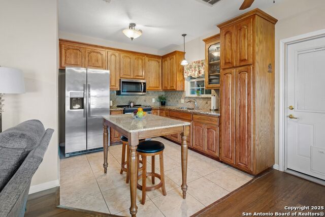 Image 42 of 50 For 765 Loop 1604 E