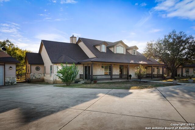 Image 5 of 50 For 765 Loop 1604 E