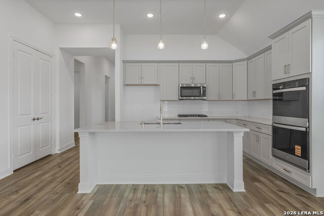 Image 10 of 23 For 201 Farming Grove