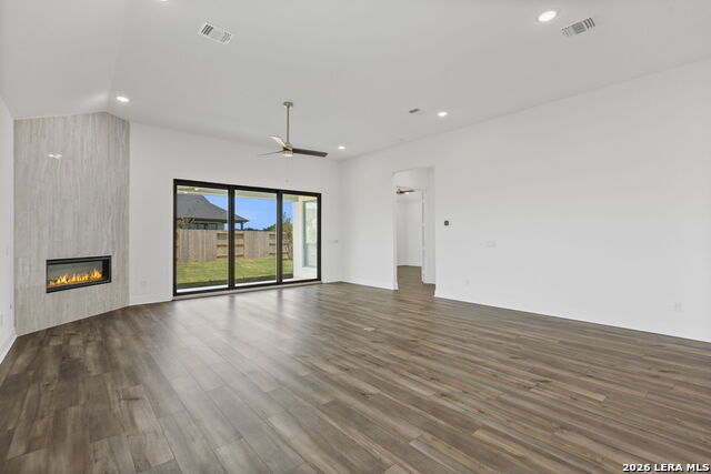 Image 14 of 23 For 201 Farming Grove