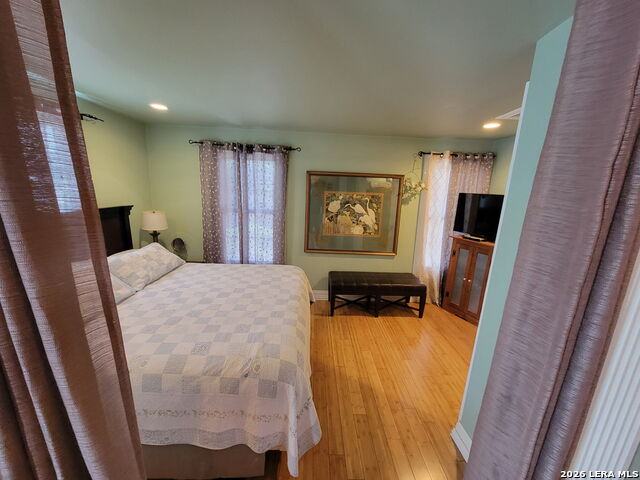 Image 10 of 57 For 3221 Flores N