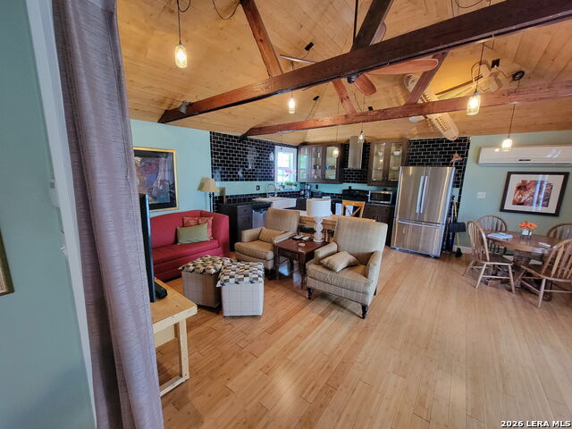 Image 11 of 57 For 3221 Flores N