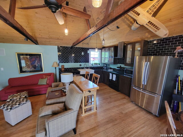 Image 15 of 57 For 3221 Flores N