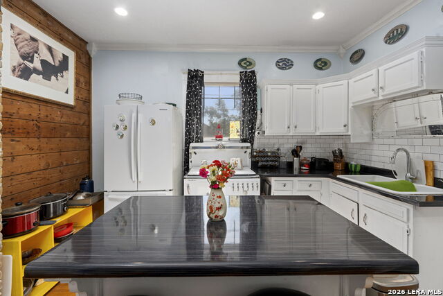 Image 24 of 57 For 3221 Flores N