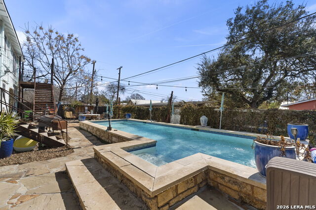 Image 3 of 57 For 3221 Flores N