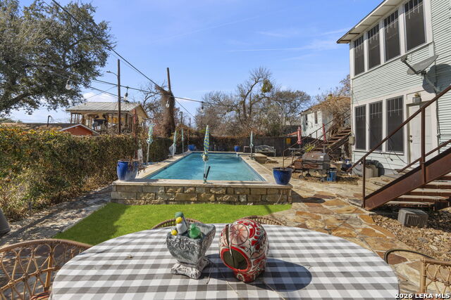 Image 4 of 57 For 3221 Flores N