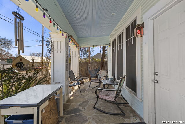 Image 46 of 57 For 3221 Flores N