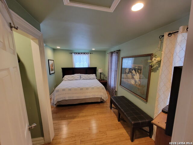 Image 9 of 57 For 3221 Flores N