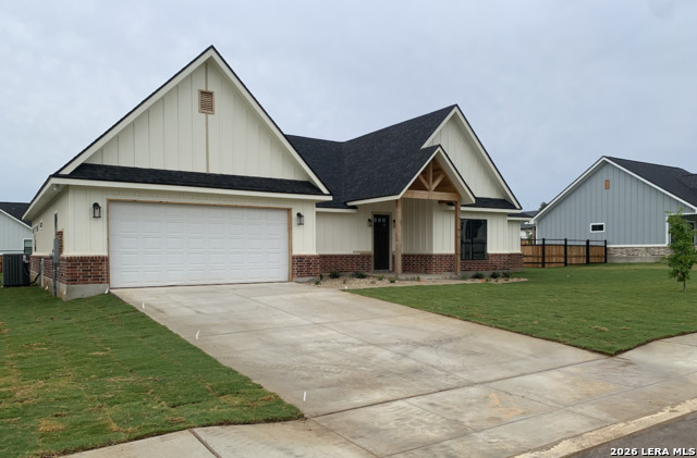 Details for 109 W Magnolia Cir, La Vernia, TX 78121