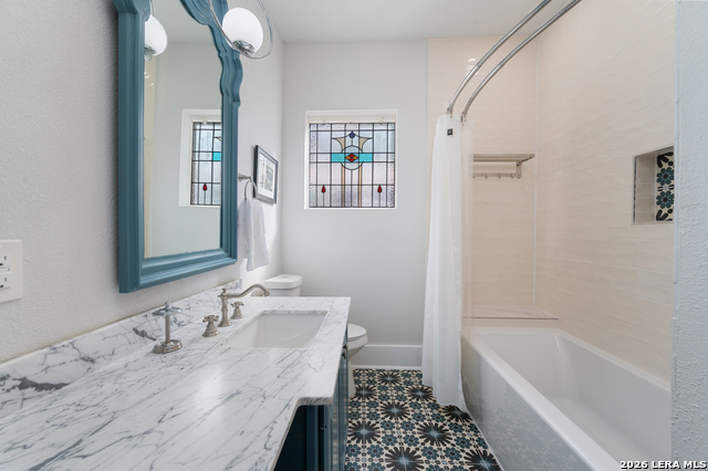 Image 17 of 22 For 347 Craig E