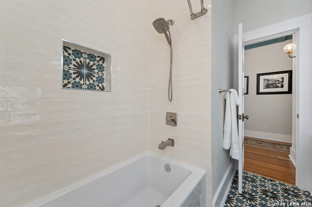 Image 18 of 22 For 347 Craig E