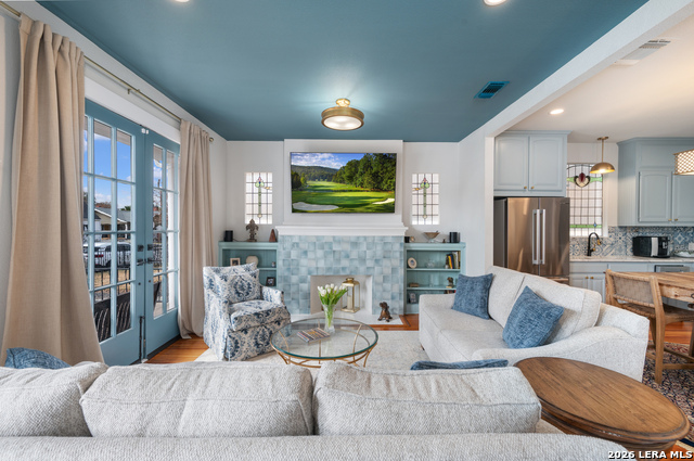 Image 4 of 22 For 347 Craig E