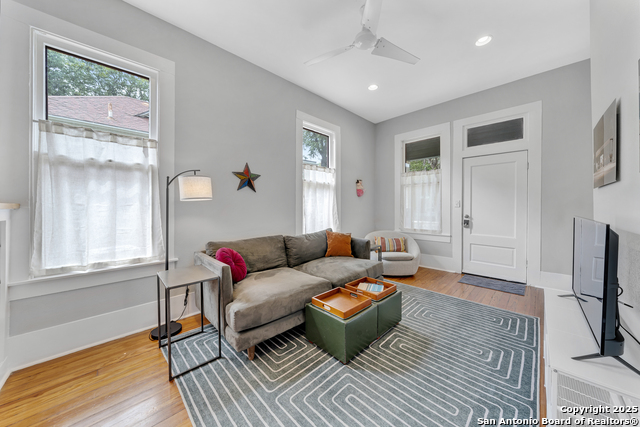 Image 6 of 12 For 210 Sadie  