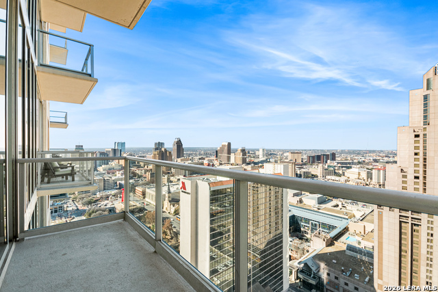 Image 23 of 24 For 610 Market E 2606