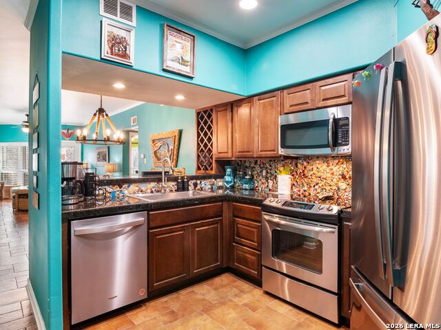 Image 12 of 31 For 401 Lincoln St W A208