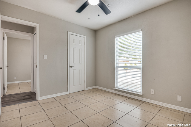 Listing photo id 11 for 5230 Village