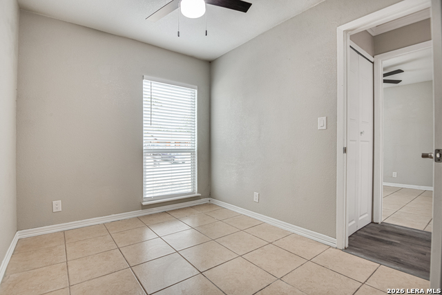 Listing photo id 14 for 5230 Village