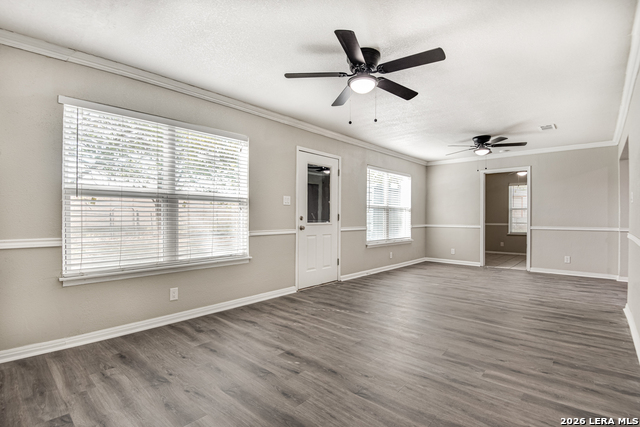 Listing photo id 15 for 5230 Village