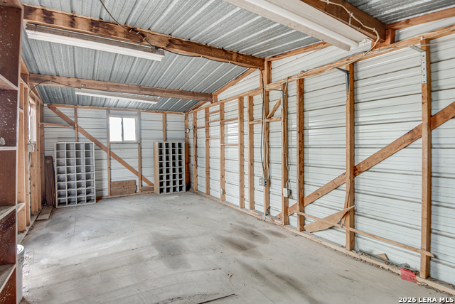 Listing photo id 20 for 5230 Village