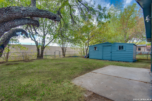 Listing photo id 21 for 5230 Village