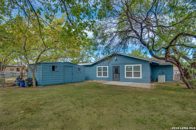 Listing photo id 22 for 5230 Village