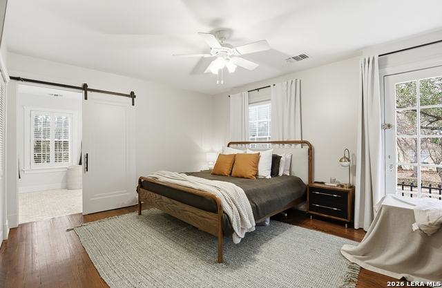 Image 13 of 39 For 303 Rosewood W