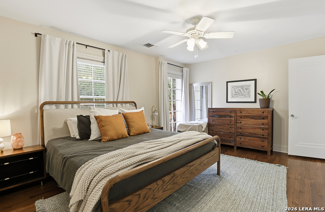 Image 14 of 39 For 303 Rosewood W