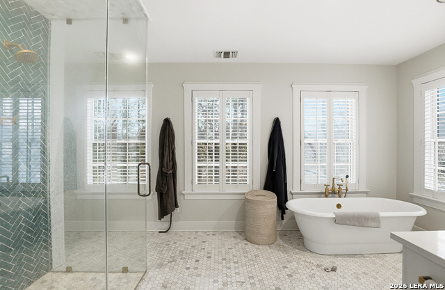 Image 15 of 39 For 303 Rosewood W