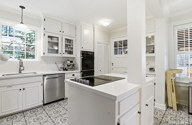 Image 19 of 39 For 303 Rosewood W